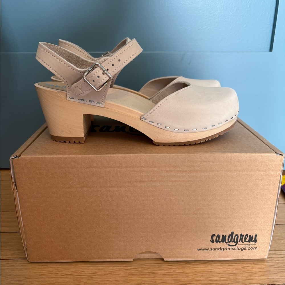 Sandgrens Victoria Clog in Sand